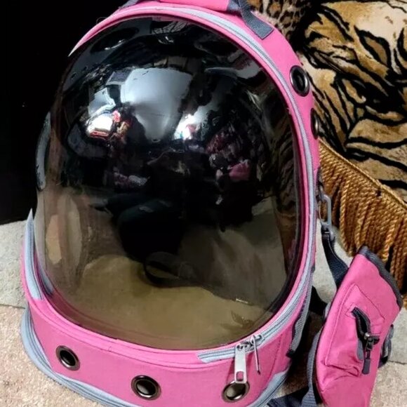 Pet Carrier backpack Dog or Cat Spacious .. Pink New w/ Tag! - Picture 1 of 3